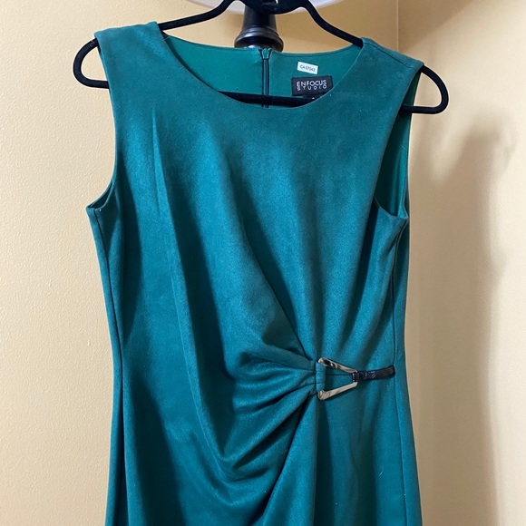EnFocus Studio Side Cinch velour Sheath Dress NWOT - Picture 4 of 5